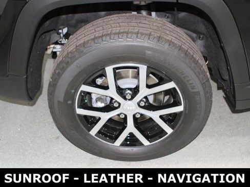 New 2025 Jeep Grand Cherokee Limited image 5