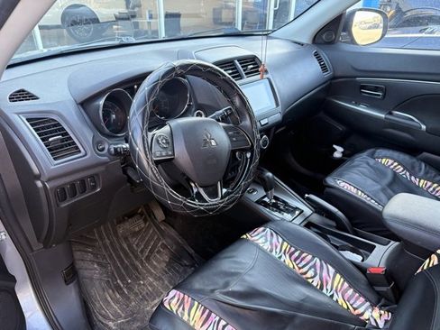 Used 2019 Mitsubishi Outlander Sport SE image 2