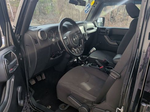 Used 2016 Jeep Wrangler Unlimited Sport w/ Max Tow Package image 12