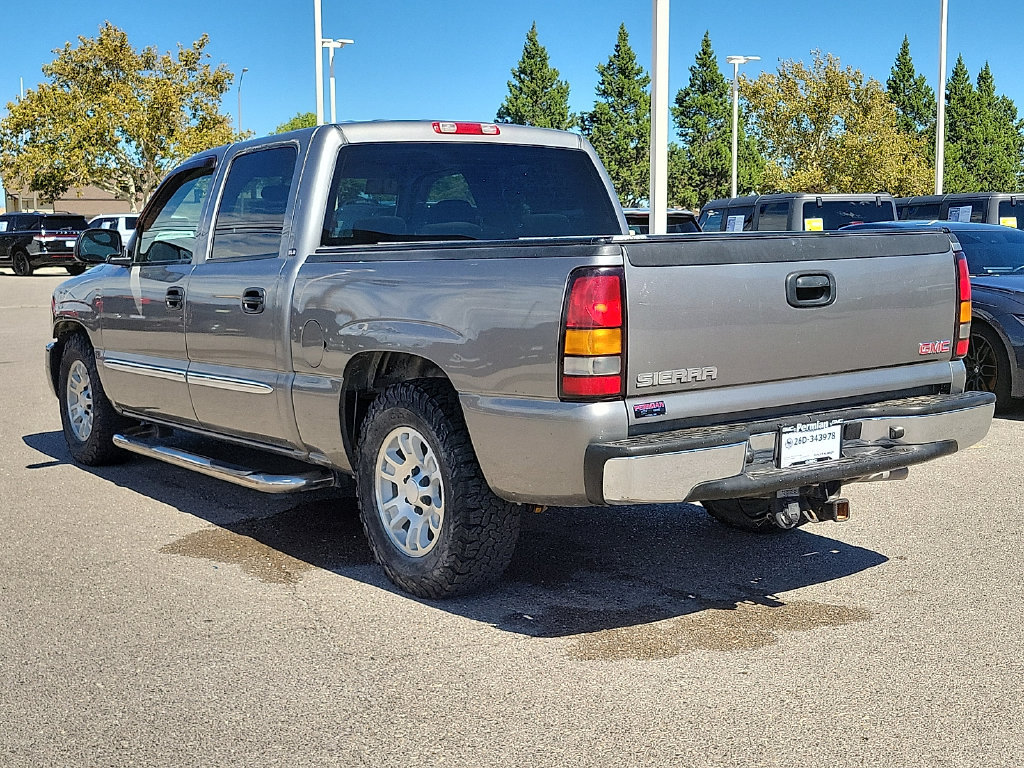 Used 2006 GMC Sierra 1500 SLE w/ Onstar Plus Package RWD image 8