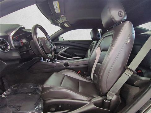 Used 2023 Chevrolet Camaro LT RWD image 16