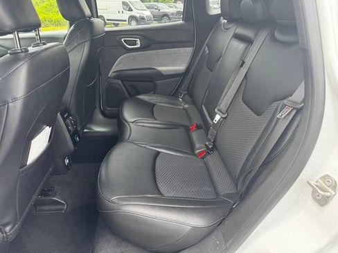 Certified 2024 Jeep Compass Latitude AWD/4WD image 18