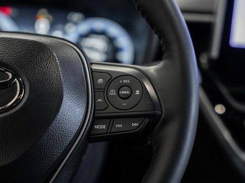 Used 2026 Toyota Corolla Cross XSE image 29