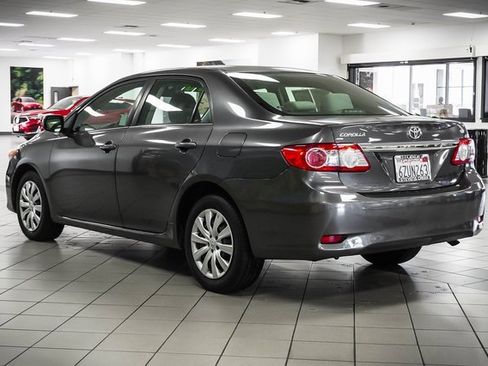 Used 2013 Toyota Corolla LE image 8