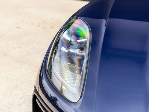 Certified 2025 Porsche Macan image 20