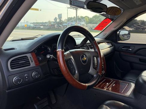 Used 2011 Chevrolet Tahoe LTZ AWD/4WD image 13