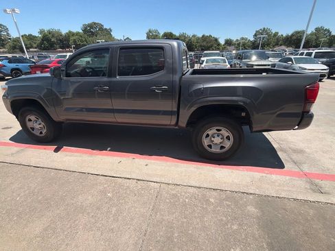 Used 2020 Toyota Tacoma SR w/ SR Convenience Package RWD image 4