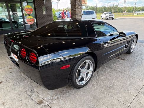 Used 2002 Chevrolet Corvette Coupe w/ Preferred Equipment Group2 RWD image 6