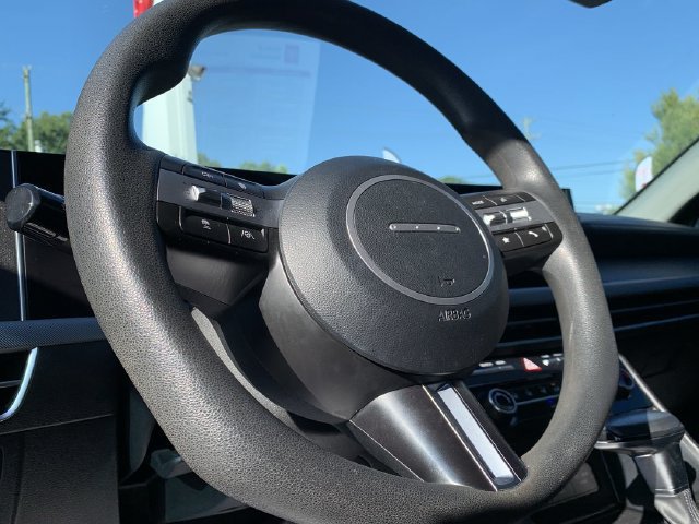 Used 2025 Hyundai Sonata SE FWD image 19