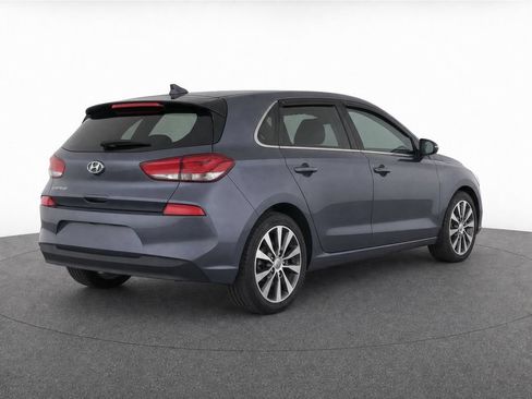 Used 2018 Hyundai Elantra GT FWD image 6