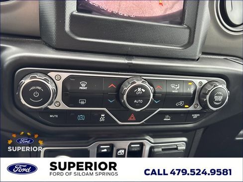 Used 2023 Jeep Wrangler Unlimited image 32