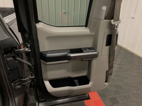 Used 2020 Ford F150 XLT image 33