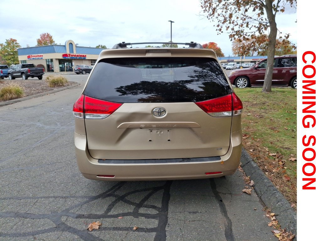 Used 2011 Toyota Sienna LE w/ Towing Pkg FWD image 7
