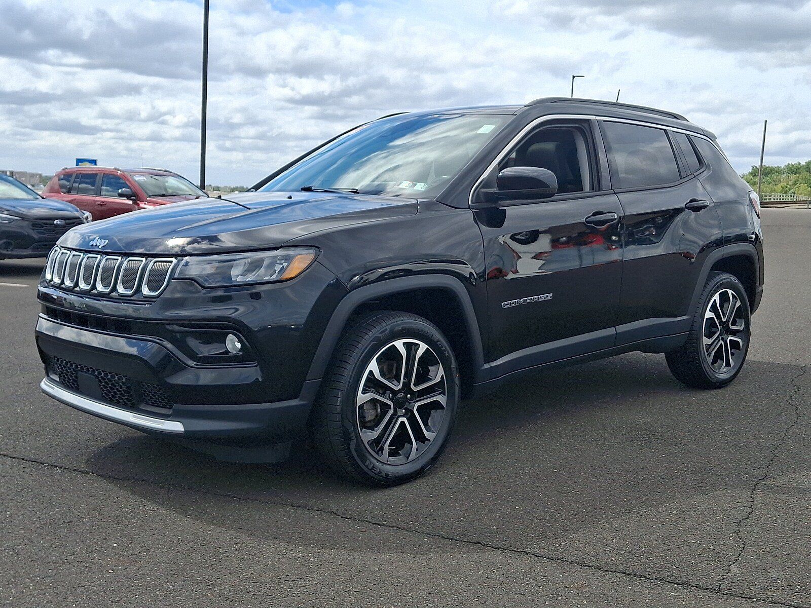 Certified 2022 Jeep Compass Limited w/ Sun and Sound Group AWD/4WD image 3