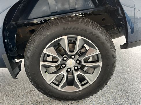 Used 2023 Chevrolet Silverado 1500 LT AWD/4WD image 31