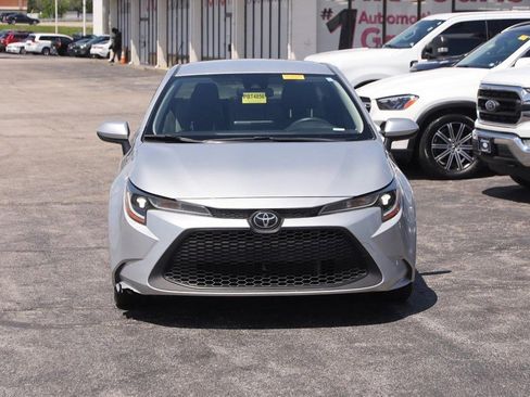 Used 2022 Toyota Corolla LE FWD image 4