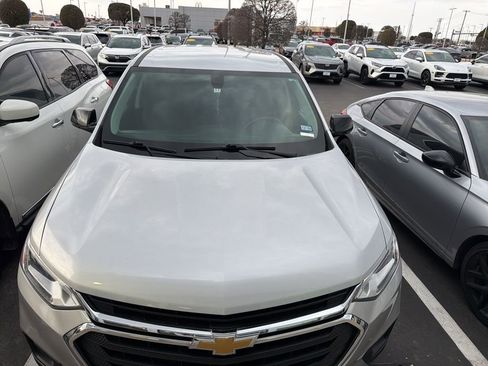 Used 2020 Chevrolet Traverse LS image 32