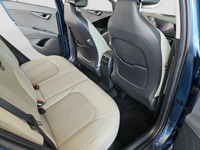 Used 2024 Kia Niro EX Touring FWD image 33