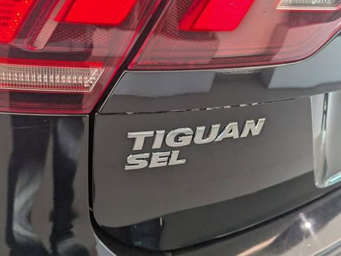 Used 2018 Volkswagen Tiguan SEL Premium image 15