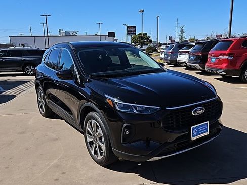 Used 2025 Ford Escape Platinum AWD/4WD image 3