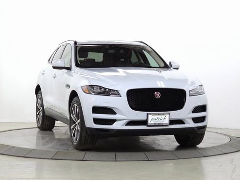 Used 2018 Jaguar F-PACE Prestige image 10