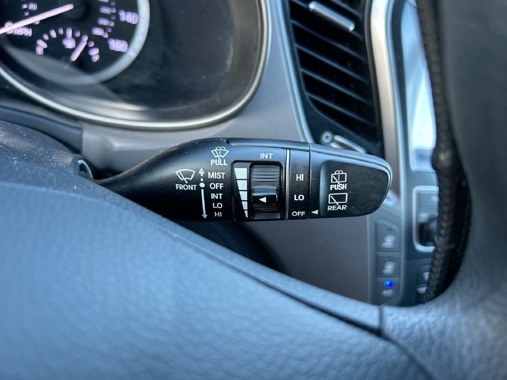 Used 2017 Hyundai Santa Fe SE FWD image 19