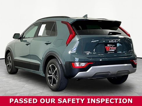 Used 2023 Kia Niro EX FWD image 4