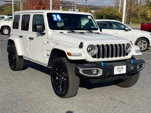Used 2024 Jeep Wrangler Unlimited Sahara AWD/4WD image 1