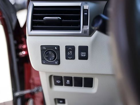 Used 2017 Lexus GX 460 Premium w/ Premium Package image 15