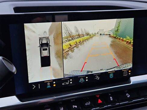 Used 2024 Chevrolet Silverado 2500 High Country w/ High Country Premium Package image 31