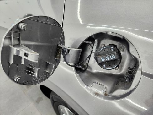 Used 2024 Hyundai Elantra SE image 30