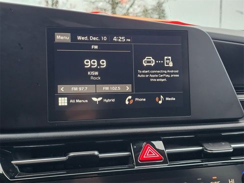 Used 2024 Kia Niro LX image 18