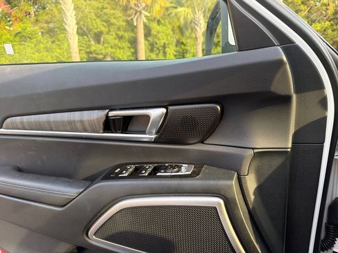 Certified 2025 Kia Telluride EX FWD image 19