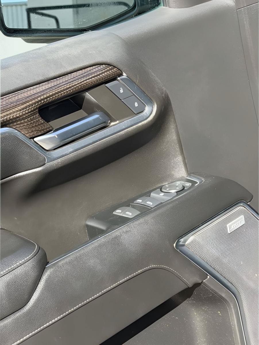 Used 2024 Chevrolet Silverado 1500 LT Trail Boss w/ LT Trail Boss Premium Package AWD/4WD image 3