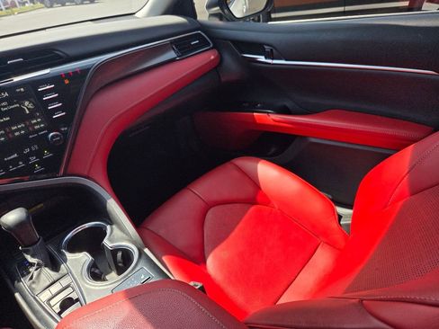 Used 2020 Toyota Camry XSE w/ Blackout Package image 16