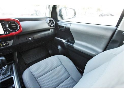 Used 2021 Toyota Tacoma SR5 image 9