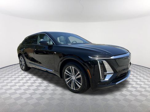 New 2025 Cadillac Lyriq Luxury image 3