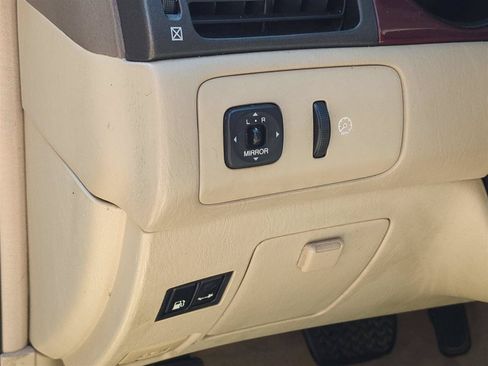 Used 2004 Lexus ES 330 FWD image 16