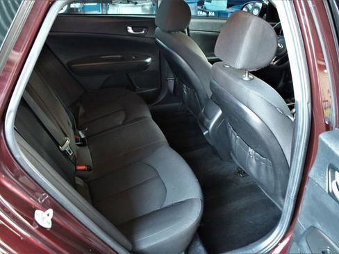 Used 2018 Kia Optima LX image 10