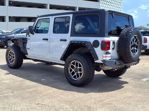 Used 2024 Jeep Wrangler Unlimited Rubicon w/ Convenience Group AWD/4WD image 4