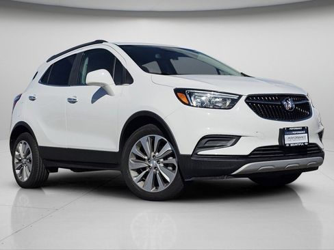 Used 2020 Buick Encore Preferred image 2