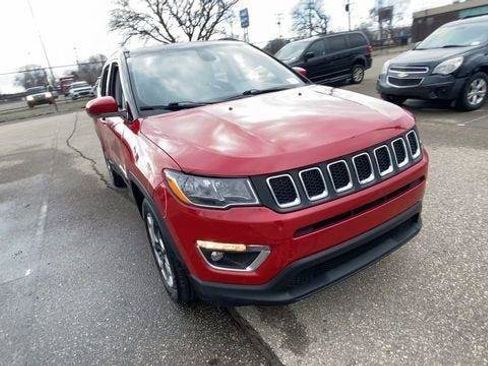 Used 2019 Jeep Compass Limited AWD/4WD image 5