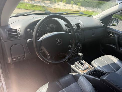 Used 2004 Mercedes-Benz ML 350 4MATIC w/ Sunroof Pkg image 10
