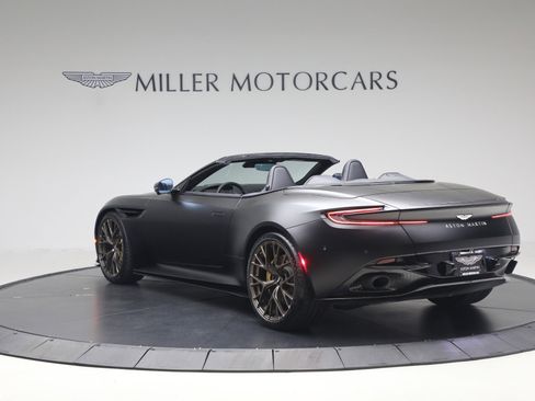 Used 2024 Aston Martin DB12 Convertible RWD image 5