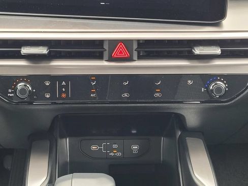 New 2026 Kia Sorento LX FWD image 16