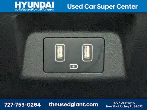 Used 2024 Hyundai Santa Cruz Limited image 17