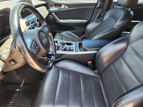 Used 2018 Kia Stinger GT2 AWD/4WD image 12