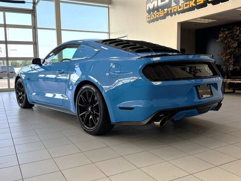 Used 2017 Ford Mustang GT Premium w/ Black Accent Package RWD image 4