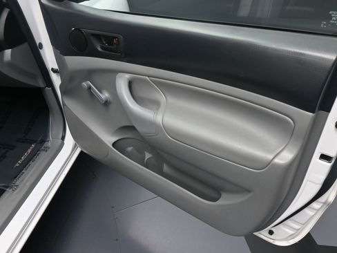 Used 2013 Toyota Tacoma 2WD Regular Cab image 18