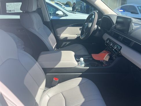 Certified 2025 Honda Pilot EX-L image 4